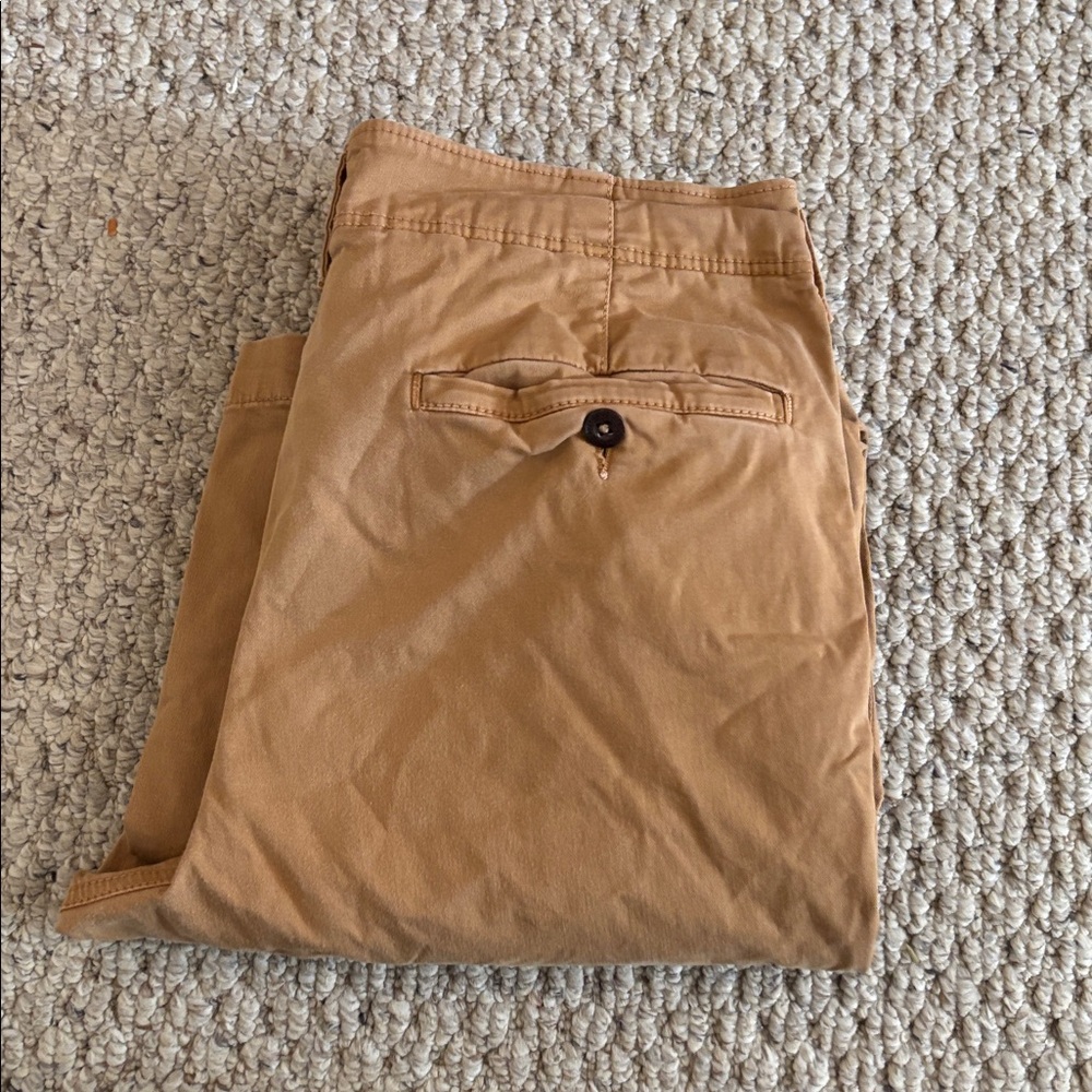 American Eagle Outfitters Tan Extreme Flex Chinos- original straight 33w x 32l